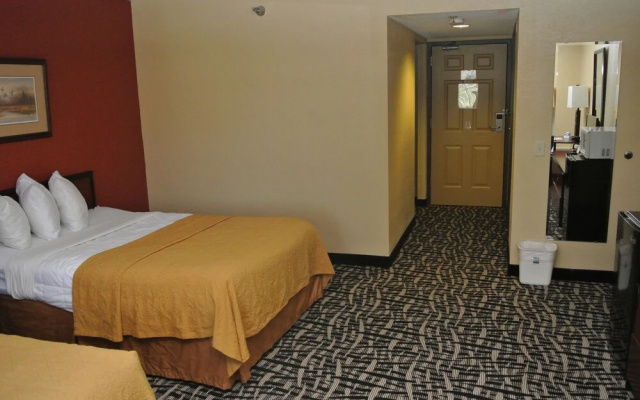 Business Quadruple Suite