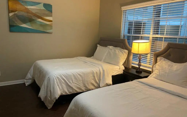 2 Bedrooms Apartment