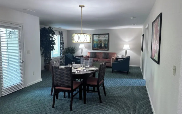 Deluxe Apartment