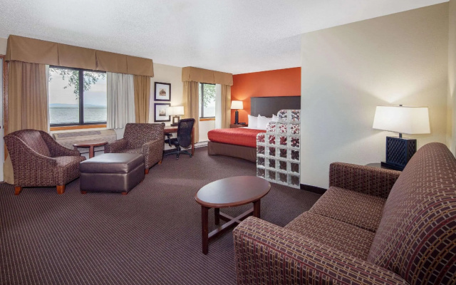Superior Double Suite with lake view