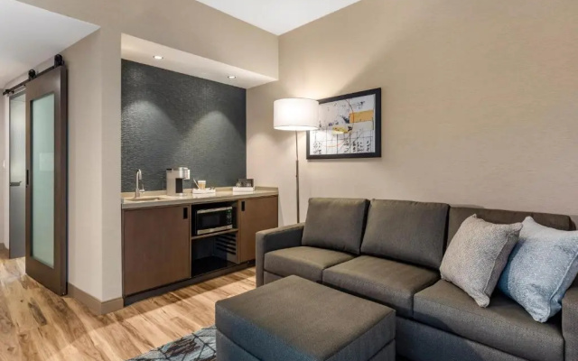 Double Suite