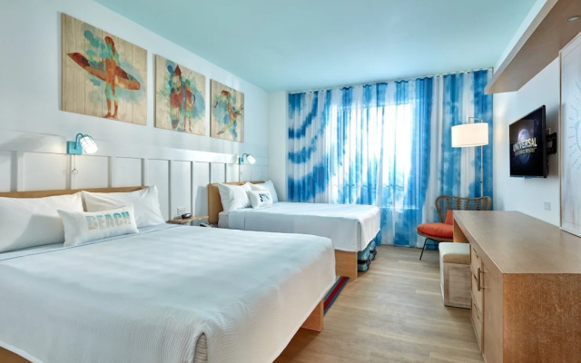 Standard room with pool view