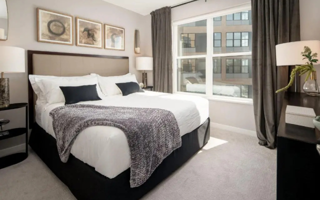 Deluxe Apartment