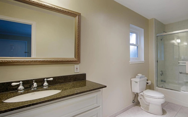 Suite with ocean view