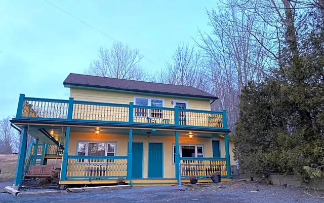 Deluxe Studio