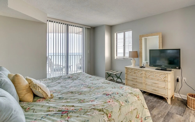 4 Bedrooms Standard room beachfront
