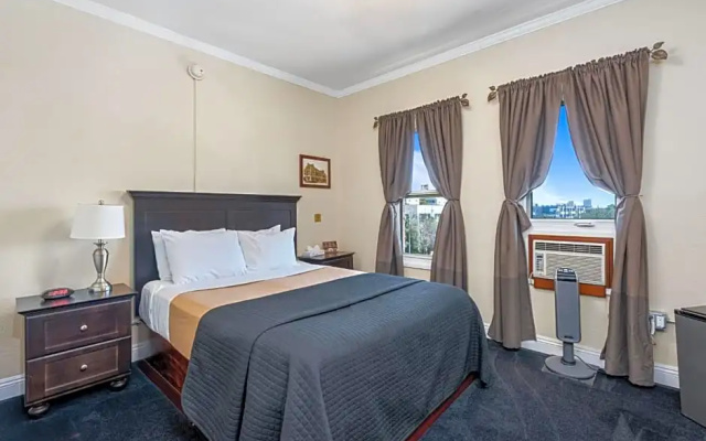 Queen Double room