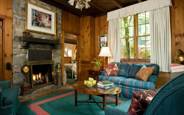 2 Bedrooms Cottage