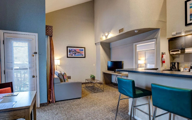 2 Bedrooms Quadruple Suite