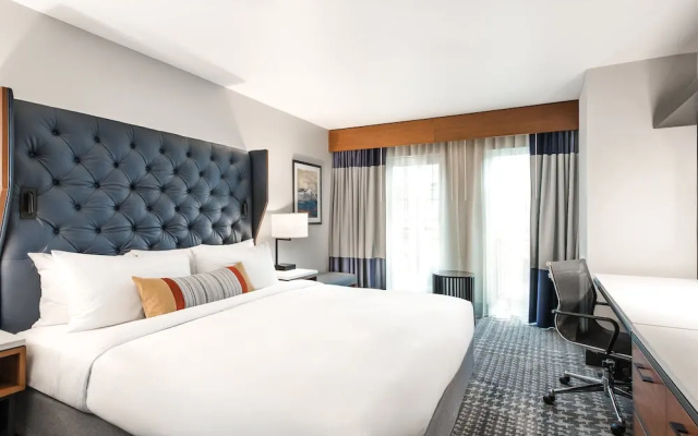 Suite with balcony
