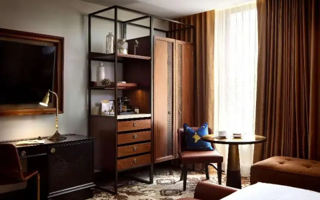 Standard Double room with view
