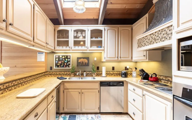 4 Bedrooms Cottage