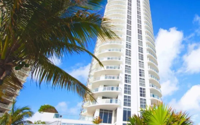 2 Bedrooms Premium Suite with bay view
