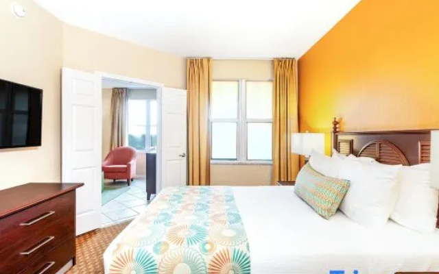 Double Suite with pool view