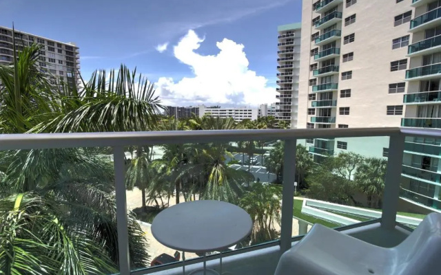 2 Bedrooms Platinum Apartment with city view