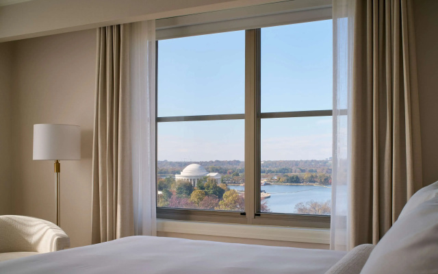 1 Bedroom Ambassador Double Suite