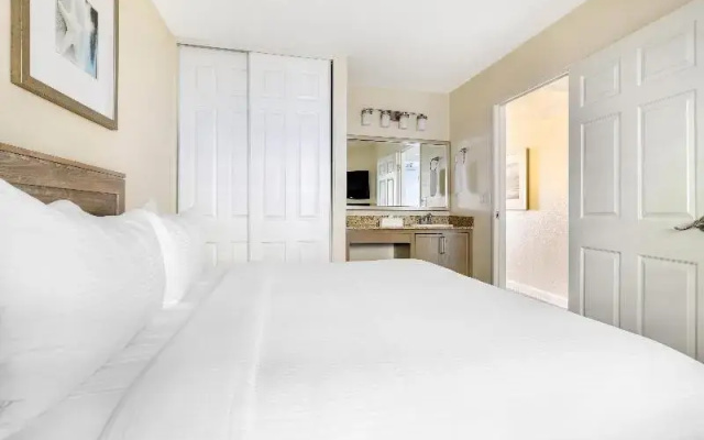 1 Bedroom Suite with balcony and with ocean view