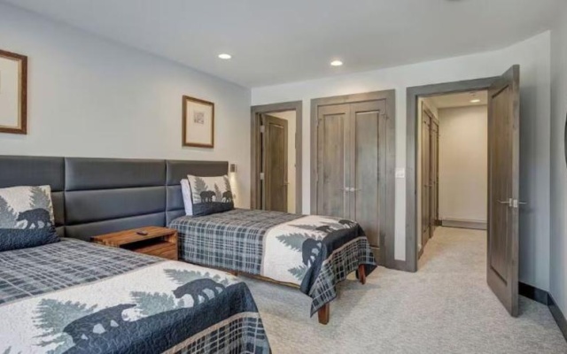 Premier room