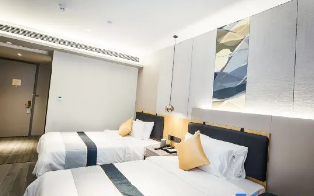 Standard Twin room with view