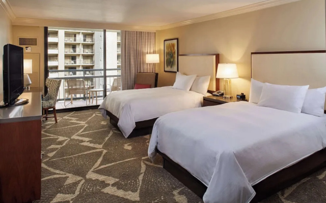 1 Bedroom Diamond Head Tower Accessible Double Suite with ocean view