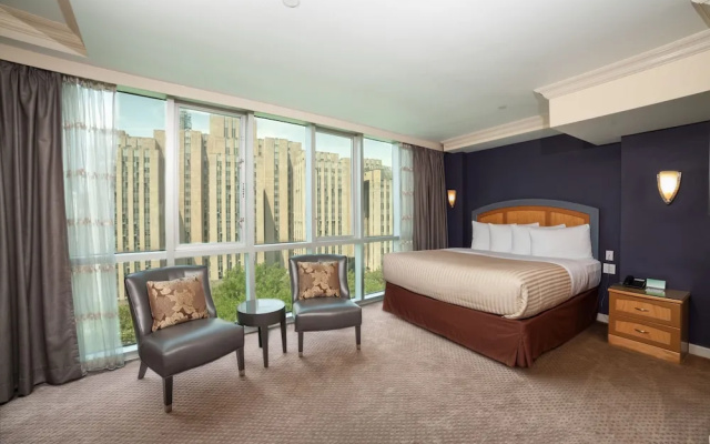 Deluxe Suite