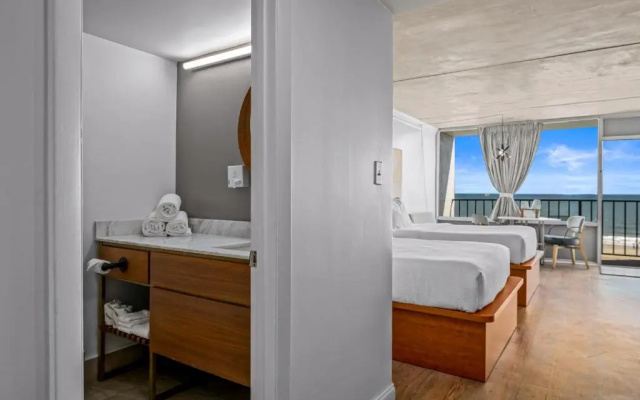 1 Bedroom Suite with ocean view