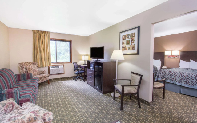 1 Bedroom Deluxe Quadruple Suite