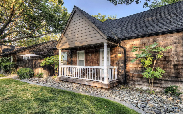 Double Cottage