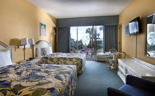 Standard room with pool view