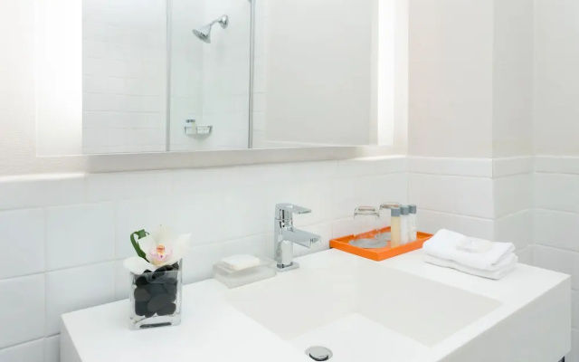 1 Bedroom Suite