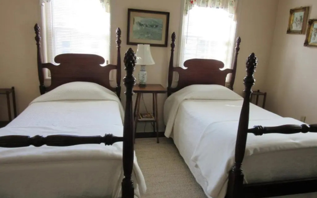 2 Bedrooms Cottage