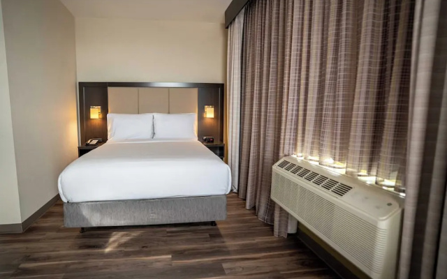 Standard room with NYC Skyline View