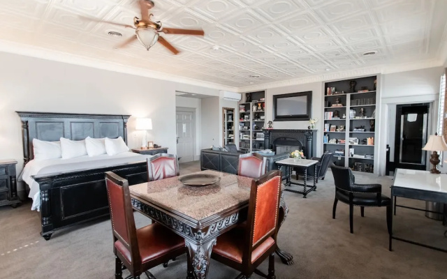 Presidential Suite