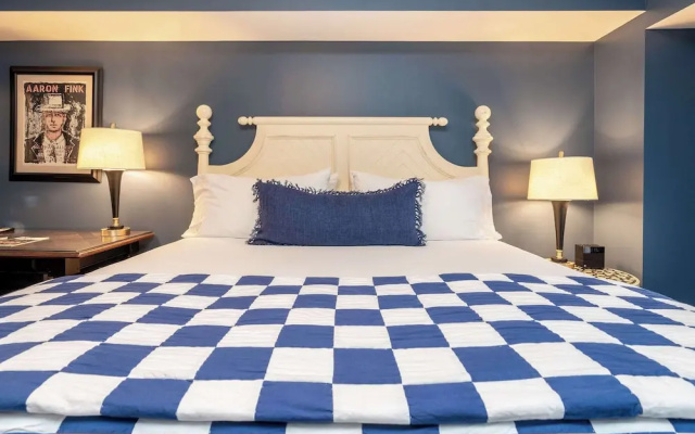 1 Bedroom Luxury Suite