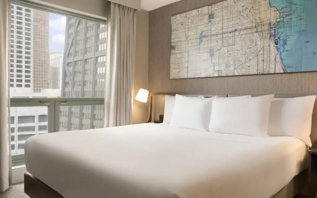 Suite with city view
