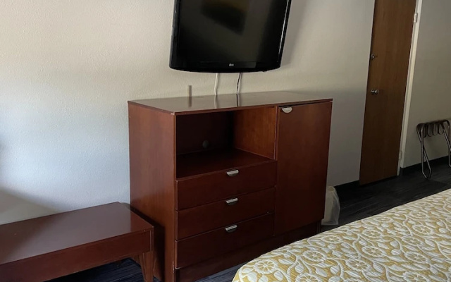 Economy room
