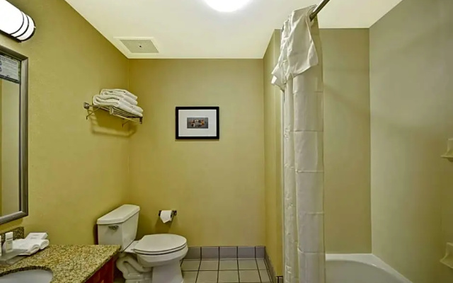 2 Bedrooms Sextuple Suite