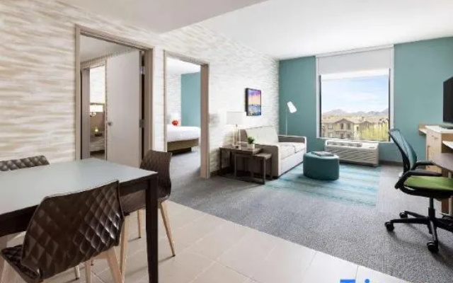 1 Bedroom Double Suite with mountain view