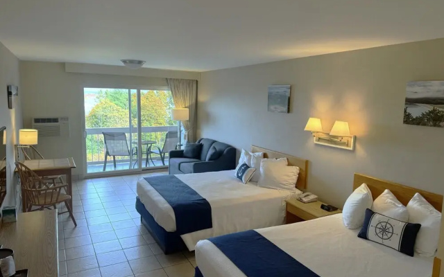 Standard Quadruple room with ocean view