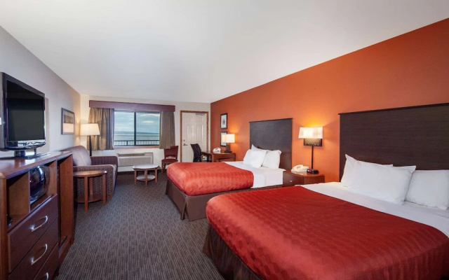 Quadruple Suite with lake view