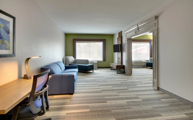 2 Bedrooms Executive Double Suite