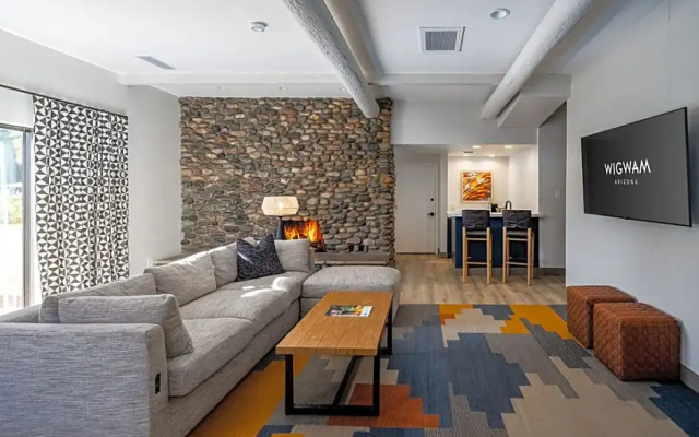 Deluxe Suite