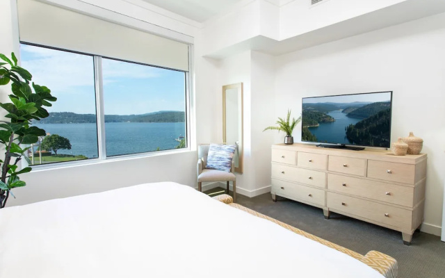Standard room with balcony and with lake view