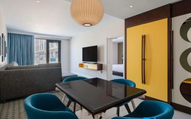 Suite with pool view