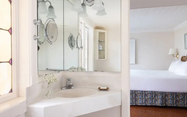 Premium Double room with partial ocean view