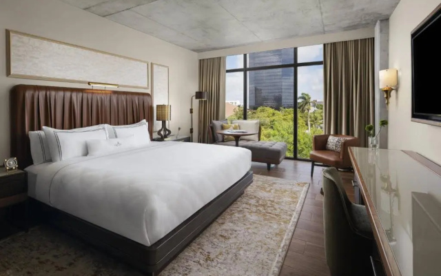 Standard room with city view