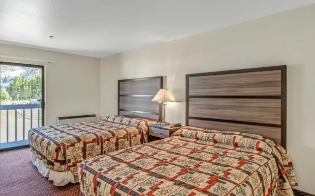 Standard Quadruple room with balcony