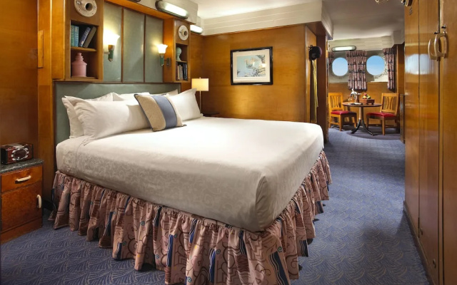 Deluxe Double Stateroom