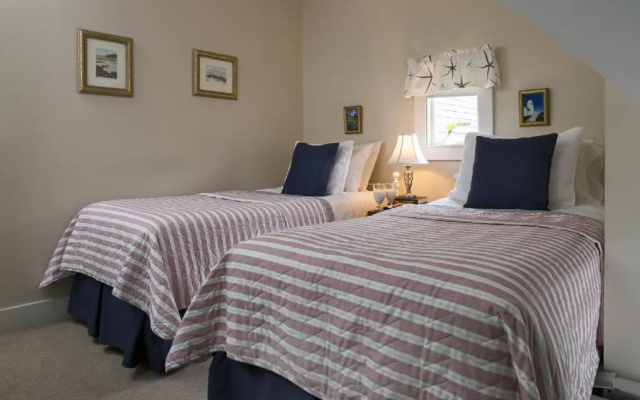 2 Bedrooms Double Suite