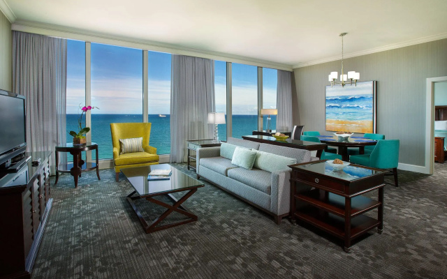 1 Bedroom Presidential Double Suite oceanfront